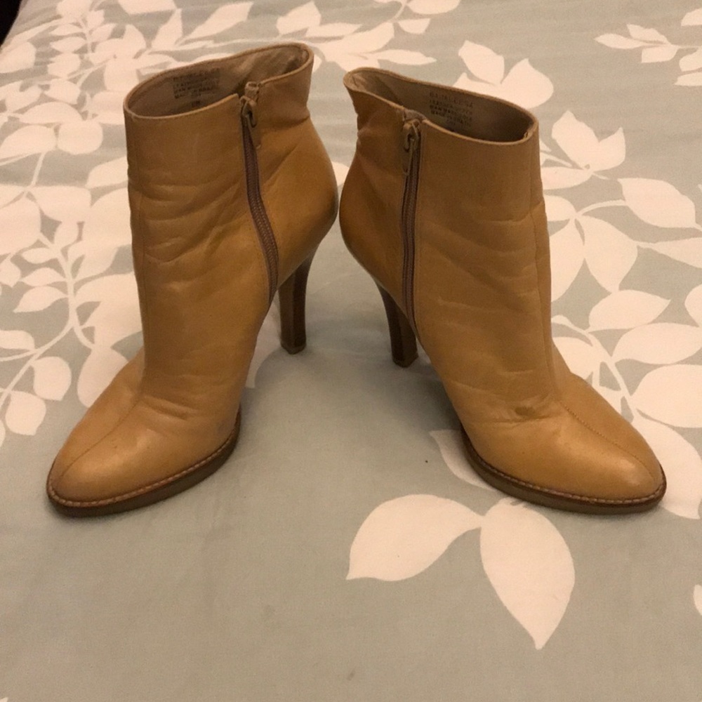Boutique 58 short boots. 4.5 inches. Size 8.